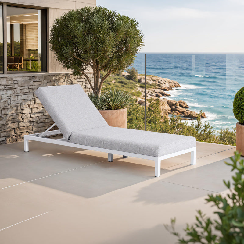 Chic Lounger