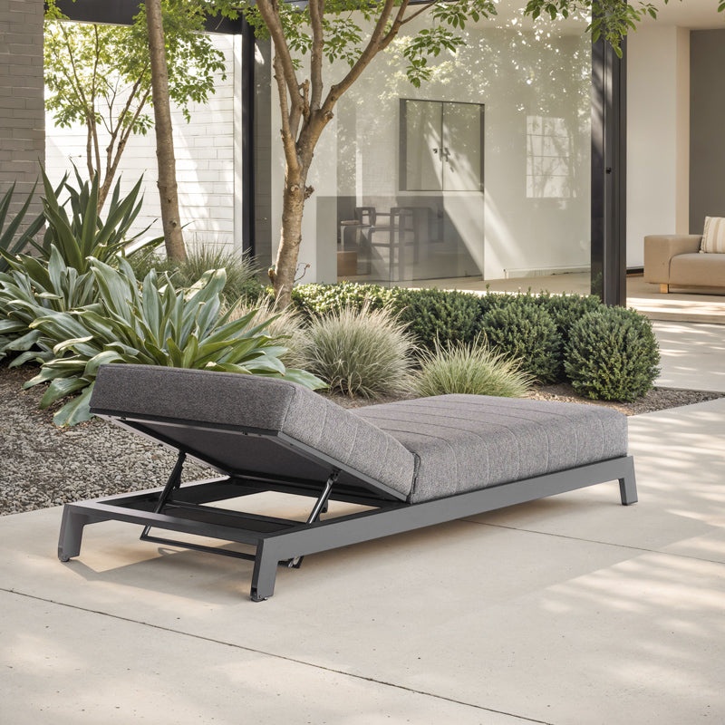 Luxe Lounger